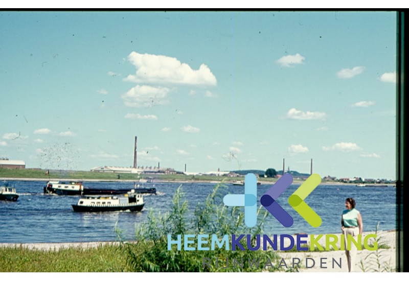 T&A van af andere kant Rijn F00002561